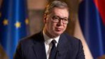 Serbien: Serbiens Präsident Vucic kündigt Rücktritt und Neuwahlen an