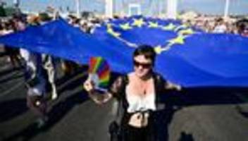 Ungarn: Zehntausende demonstrieren bei Pride Parade in Budapest