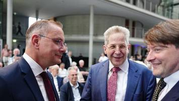 „Gruß an die Spitzel“ – Maaßen provoziert bei AfD-Event im Bundestag