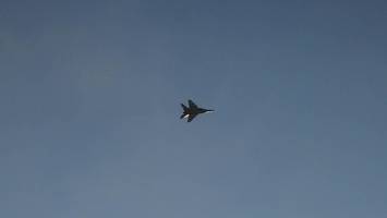 ukrainischer kampfjet stürzt ab – pilot rettet sich per schleudersitz