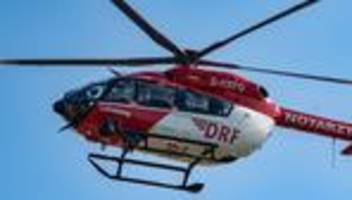 unfall: reifenplatzer auf a20 - vater und söhne schwer verletzt