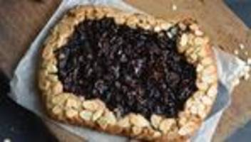Vegane Kirsch-Galette: Bloß nicht die Kirsche im Dorf lassen