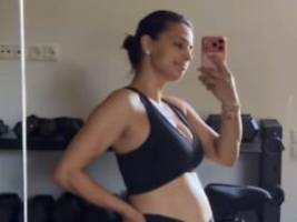 Hat sich bisschen was getan: Amira Aly gibt in knappem Sportoutfit Schwangerschaftsupdate