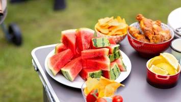 Ernährung & Hitze: Mit diesen Lebensmitteln kühlen Sie laut Dr. Riedl Ihren Körper