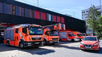 feuerwehr berlin fährt über 2000 einsätze - noch immer zahlreiche angriffe