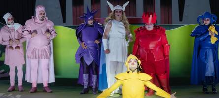Die Frauenquote hat in Monty Pythons „Spamalot“ keine Chance: So ist das Musical des Staatstheaters