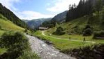 Polizei geht von Absturz aus: Hütten-Mitarbeiter stirbt bei Wanderung in Allgäuer Alpen