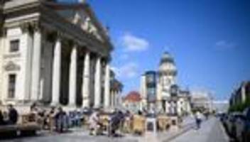 Reaktion auf Hitze: Krach will Miniparks am Gendarmenmarkt und am Alex