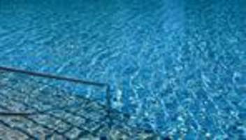 zustand weiter kritisch: vater und sohn bewusstlos aus wasser gezogen – lebensgefahr