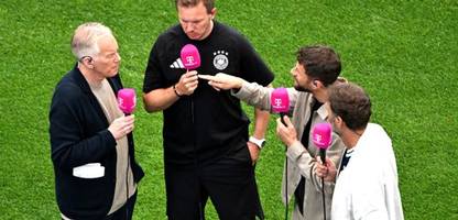 Fußball-WM-Experten im TV tragen viel Beige, Dunkelblau und Weiß. Ist das so lahm, wie man denkt?