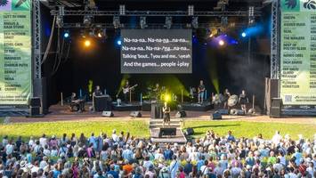 der norden singt im stadtpark: die stars stehen nicht auf, sondern vor der bühne