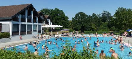 Auch manche Augsburger baden lieber hier: Das macht das Freibad in Dasing so besonders