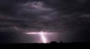 gewitter in deutschland: deutscher wetterdienst warnt vor unwettern mit hagel und starkregen