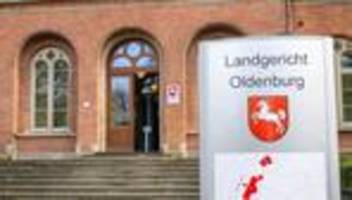 Landgericht Oldenburg: Fahrt gegen Baum mit Kindern – Ein Unfall oder Mordversuch?