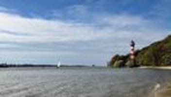 Notfälle: Schiffsbesatzung entdeckt Wasserleiche in der Elbe