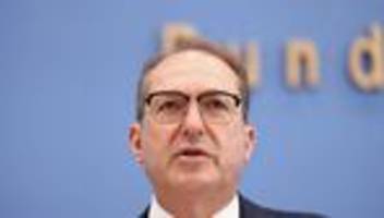 Verfassungsschutzbericht 2025: Livestream: Innenminister und Verfassungsschutz zur Sicherheitslage