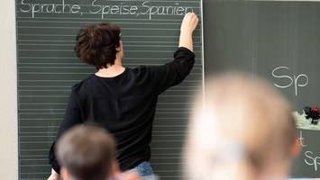 Schulen in Berlin: GEW prüft Volksbegehren für kleinere Klassen