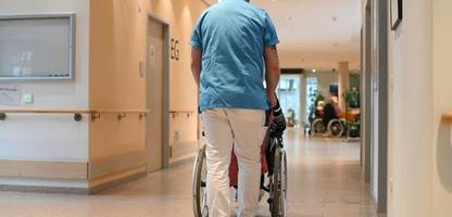 pflege-reform durch nina warken: kassenchef verlangt kompletten neustart