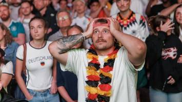 deutschland versagt gegen paraguay: bilder einer traurigen wm-nacht in hamburg