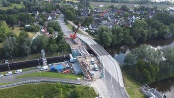 Für den Abriss der alten Tatenberger Brücke wird die Dove-Elbe gesperrt
