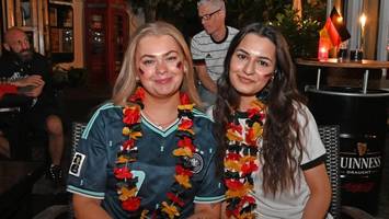 public viewing in bergedorf: fußballfans leiden mit der nationalmannschaft