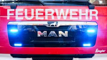 Riesen Schaden bei Lagerhallenbrand in Neumünster