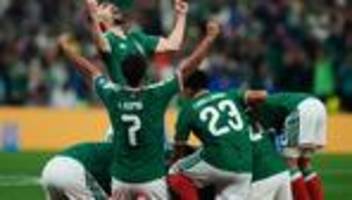 Fußball-WM: Nach Blitz und Donner: Mexiko-Gala gegen Deutschland-Schreck