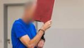 prozesse: eigene kleine tochter getötet? vater emotional vor gericht
