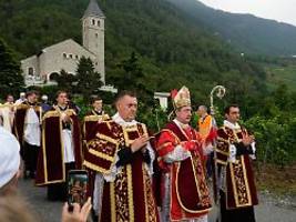 erzkonservative weihen bischöfe: piusbrüder brechen mit dem papst - und provozieren exkommunikation