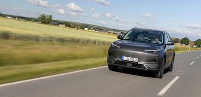 geely e5 im test: familien-elektroauto mit langer garantie