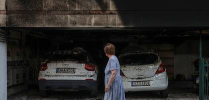 thessaloniki – griechenland: eine tote bei angriffen auf politikerhäuser