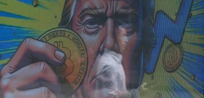 donald trump nahm 2025 mehr als 1,4 milliarden dollar mit krypto-geschäften ein
