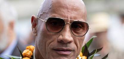dwayne johnson will nicht mehr über politik reden – kollegen greifen ihn dafür an