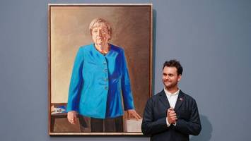 hamburgs kunst-experte: ist das porträt von angela merkel zu langweilig?