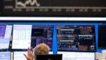 Börsen: Dax erreicht Rekordstand nach sinkenden Ölpreisen