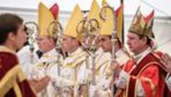 Piusbruderschaft: Vatikan ermöglicht Piusbrüdern Rückkehr in die katholische Kirche