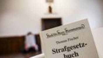 Pädophilie: Verbot von Kindersexpuppen bleibt, aber sogar Richter uneins