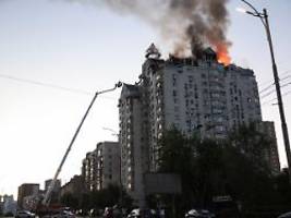 hochhaus in flammen: kiew erlebt eine der schlimmsten nächte seit kriegsbeginn