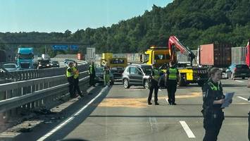 Schwerer Unfall auf der A7 bei Waltershof: Mehrere Autos in Kollision verwickelt