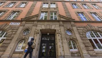 Uni Hamburg: Bau-Posse um den Pferdestall geht weiter – bis 2030