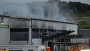 Einsatz: Brand in Lagerhalle in Dresden unter Kontrolle