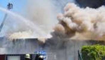 Ursache geklärt: Technischer Defekt löste Großbrand in Recyclingfirma aus
