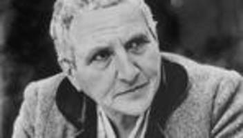 »mein jahr in paris mit gertrude stein« von deborah levy: pfirsichbrandy ist die lösung für alles