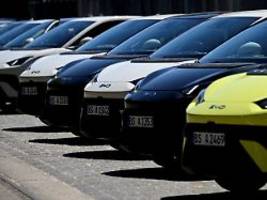 Fast 80 Prozent mehr Zulassungen: Deutsche kaufen deutlich mehr E-Autos