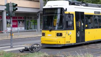 Erneut Tram-Unfall in Berlin-Adlershof – Radfahrer schwer verletzt