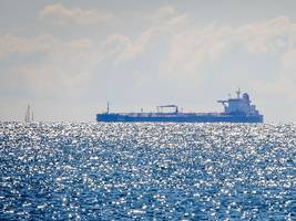 russische schattenflotte in der ostsee: „wir deppen lassen die da gutmütig herumfahren“