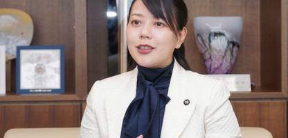 Japanische Bürgermeisterin kündigt Babypause an – und das ganze Land diskutiert