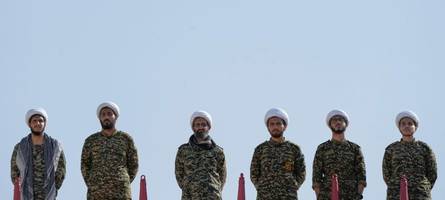 vor trauerfeier für chamenei: irans streitkräfte warnen ihre feinde