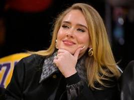 Angelo bald in der Formel 1?: Adele plaudert Leidenschaft ihres Sohnes aus