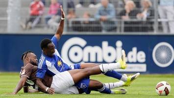 Beide angeschlagen runter: St. Paulis Trainer gibt Update zu Jones und Oppie